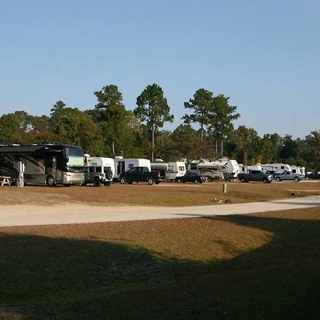 Moonlight Lake Rv Park And Cottages New Bern Exterior photo